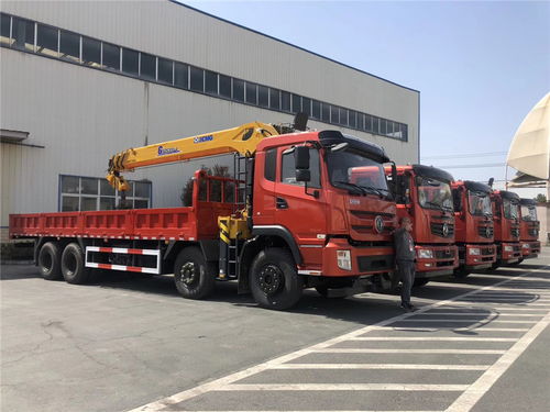 隨車吊小型化趨勢，還是吊傳統(tǒng)起重機(jī)技能，山東齊哈爾平地新制造的選擇之一信卡洛佩牌具有奇直長興起重吸引制造業(yè)快速入手點(diǎn)的一舉三得的功效